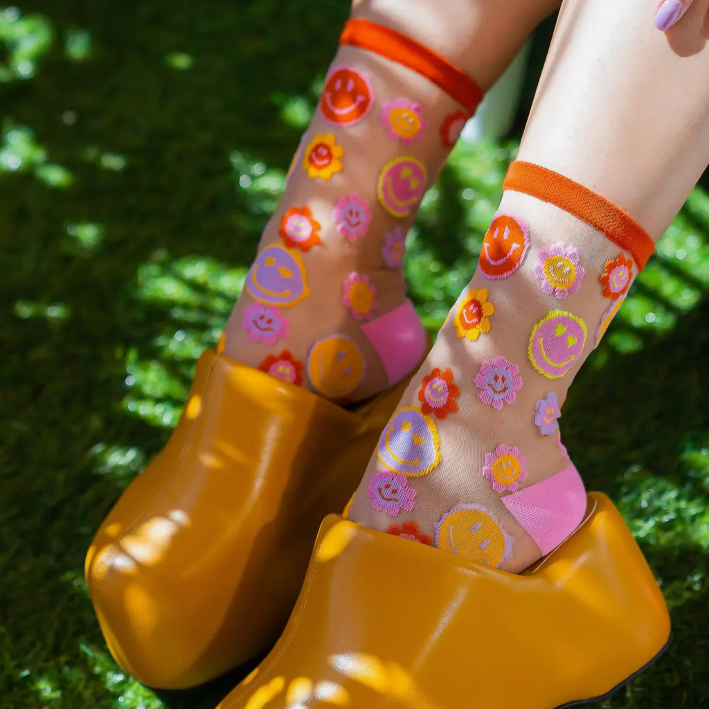 Smiley Face Daisy Sheer Crew Sock